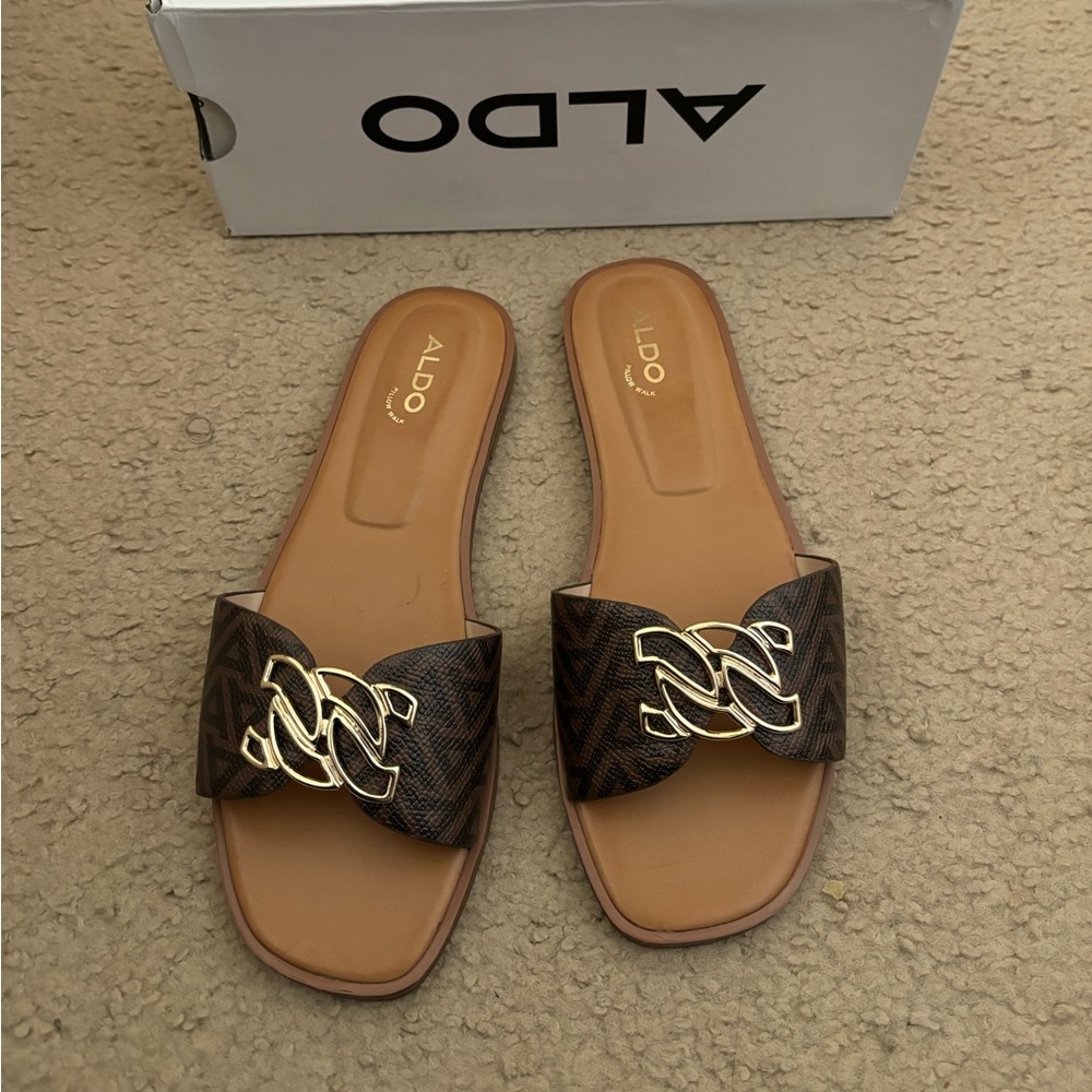Aldo slides